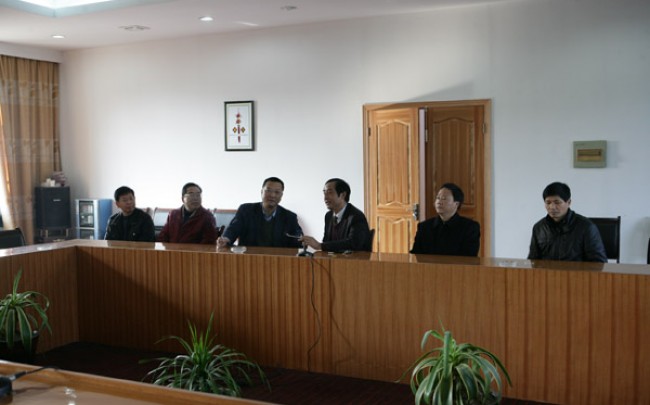 市文联领导赴余姚梁弄革命老区慰问