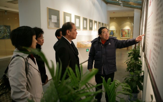 马来西亚原交通部长陈广才一行来我馆参观考察