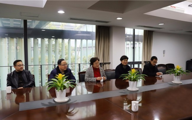 市人大常委会教科文卫工委领导来馆视察