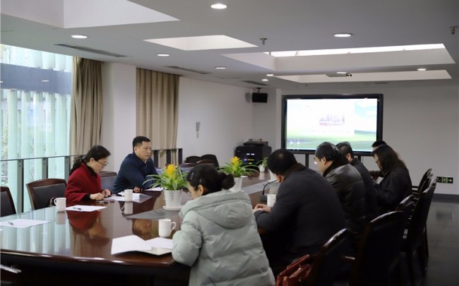 梁群部长赴宁波美术馆调研
